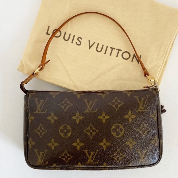Louis Vuitton Handbags - LOUIS VUITTON Vintage Monogram Pochette Accessoires